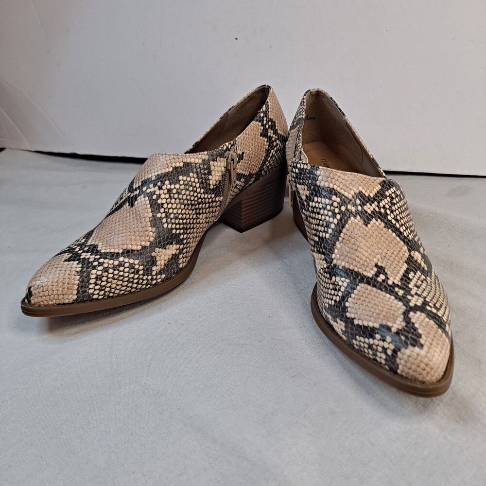Maurices Amanda Snakeskin Stitch Low Side Shootie Women's Size 11M Faux Leather